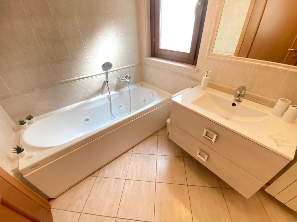 Sunset Escape Apartment - Panoramic Terrace Fiumicino Exterior photo